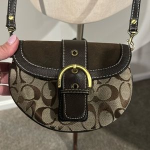 Small Coach logo crossbody purse